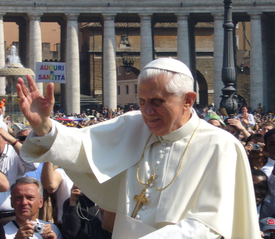 Pape_Benoit_XVI_2007